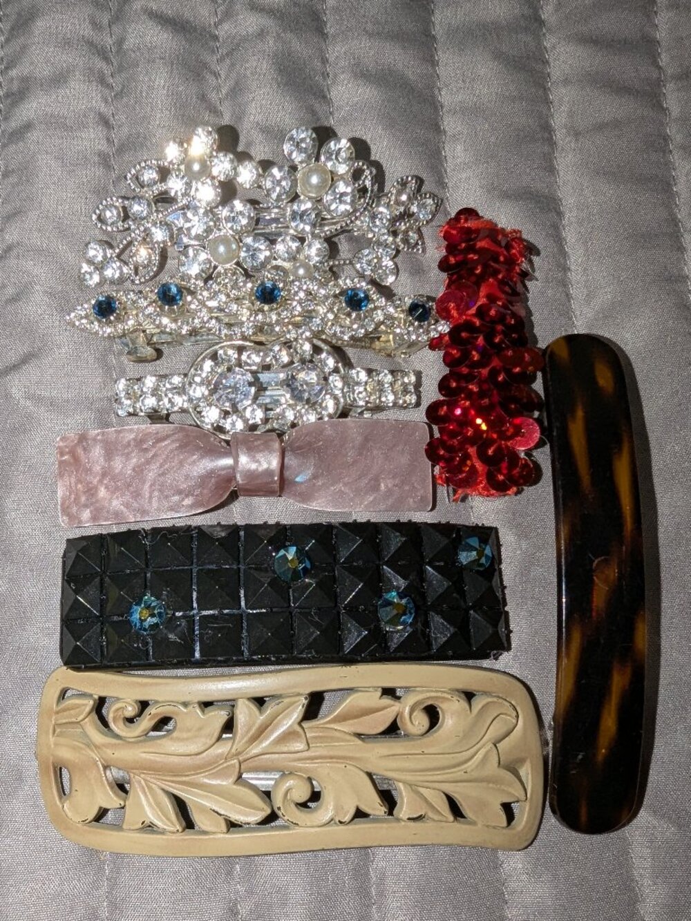 $1 with Bundle ~ Lot of Hair Barrettes/Clips 6500